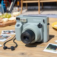 Fujifilm Instax Wide 400 camera Green cat 16824123
