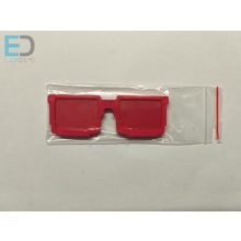 Emlékszemüveg hűtőmágnes, különböző színekben (10db / csomag)