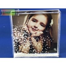 Hógömb "négyzet " 10 x 10cm havazik