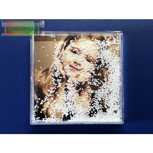 Hógömb "négyzet " 10 x 10cm havazik